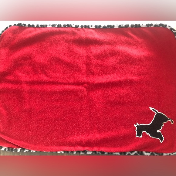 Dog Blanket with Dog Embroidery - Picture 3 of 6
